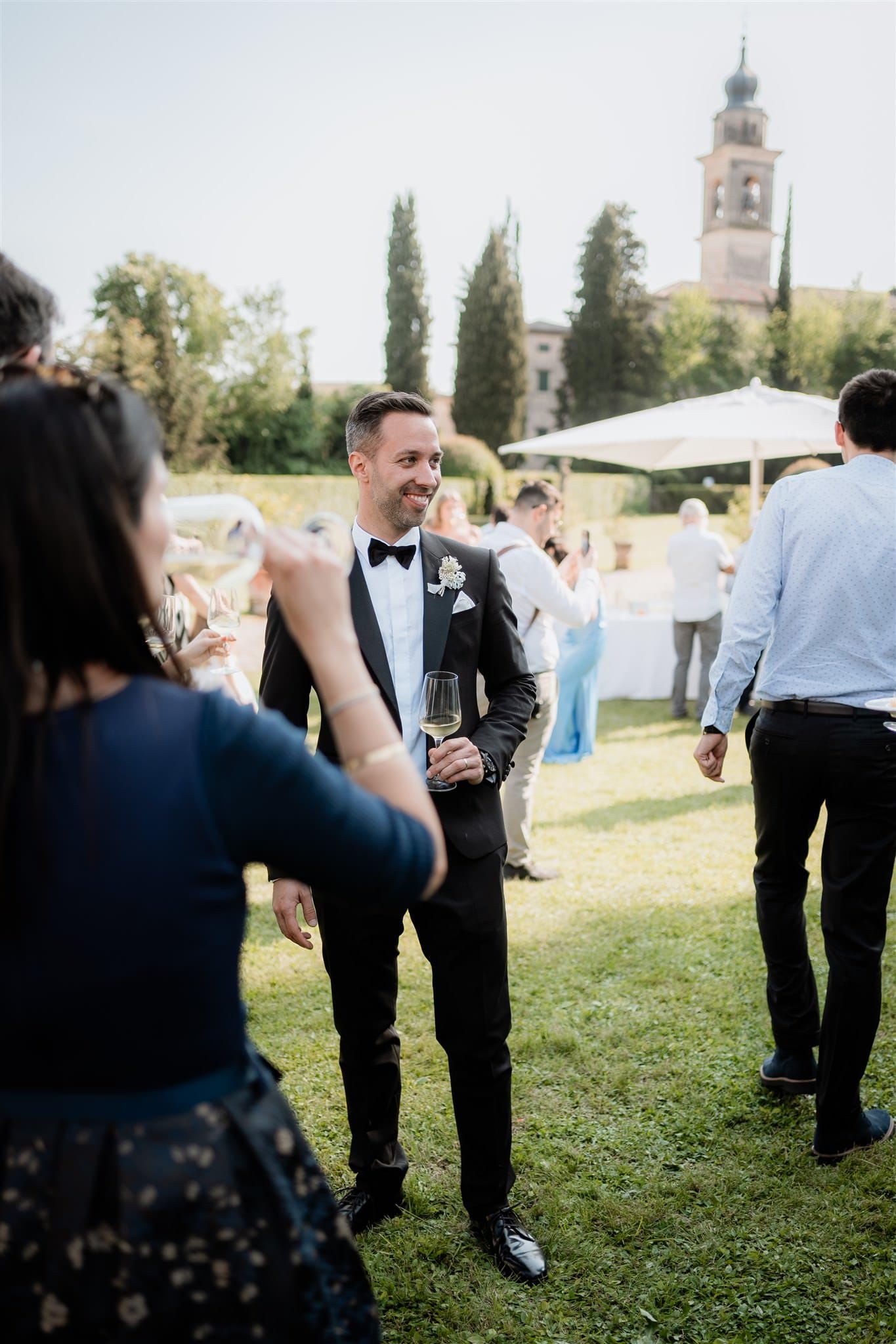 Aperitivo in giardino con gli sposi