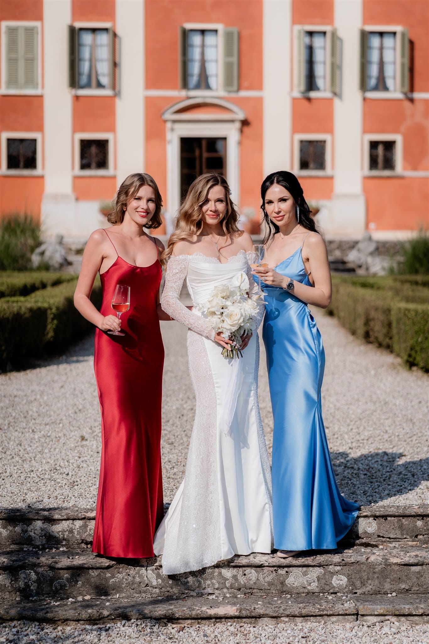 Aperitivo in giardino con gli sposi