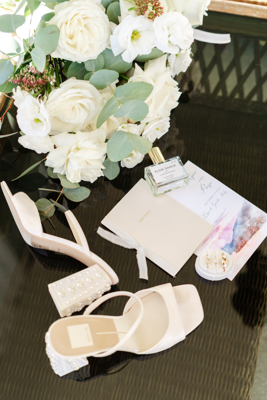 Stationary matrimonio: scarpe, inviti, preparazione, occhiali