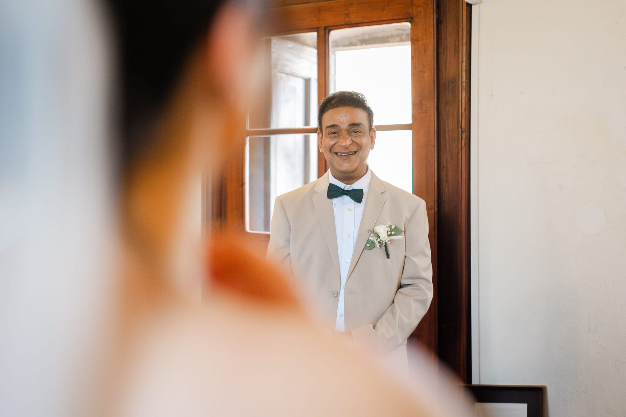 Sposa durante la preparazione per il matrimonio al Castello di Cavernago, Bergamo